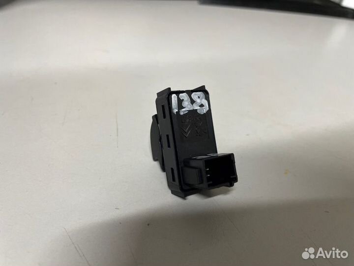 Блок управления стеклоподъемником Peugeot 3008