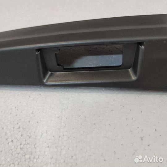 Накладка крышки багажника Nissan Qashqai J10