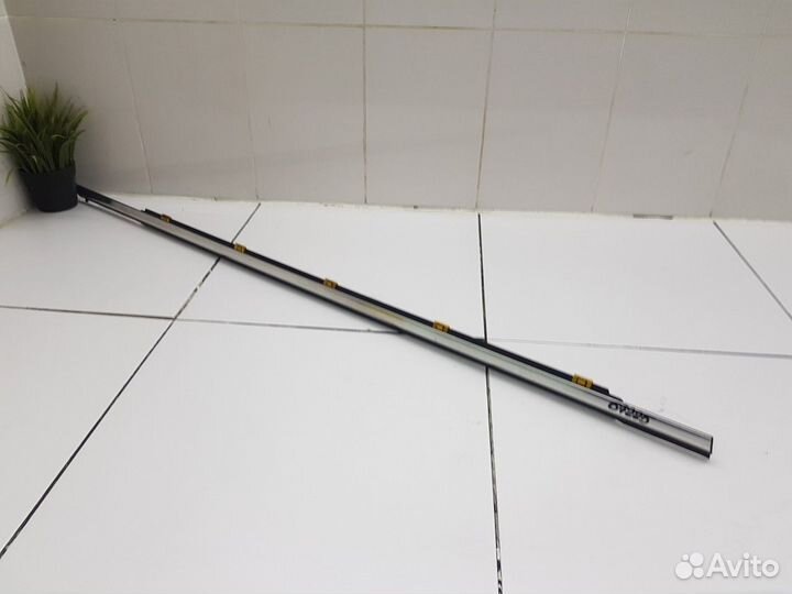 Молдинг стекла передней правой двери