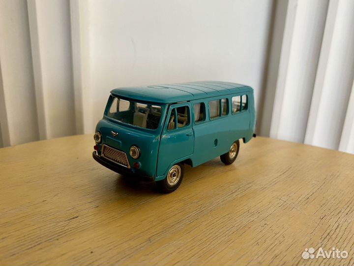 Модель 1:43 УАЗ 452 А41 бирюзовый редкий