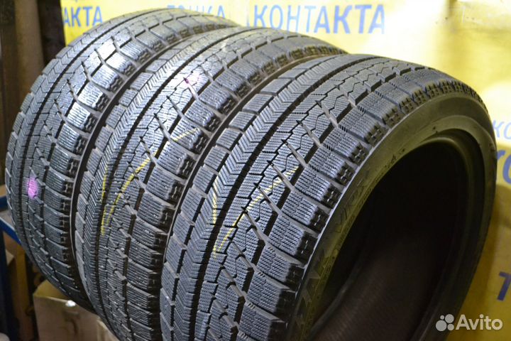 Bridgestone Blizzak VRX 215/45 R17