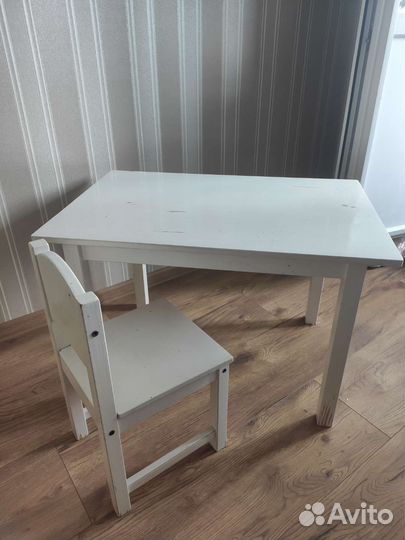 Столик и стул икеа (IKEA)