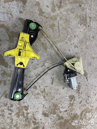 Стеклоподъемник задний левый Volkswagen Polo 5