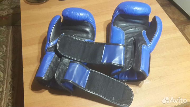 Боксерские перчатки adidas