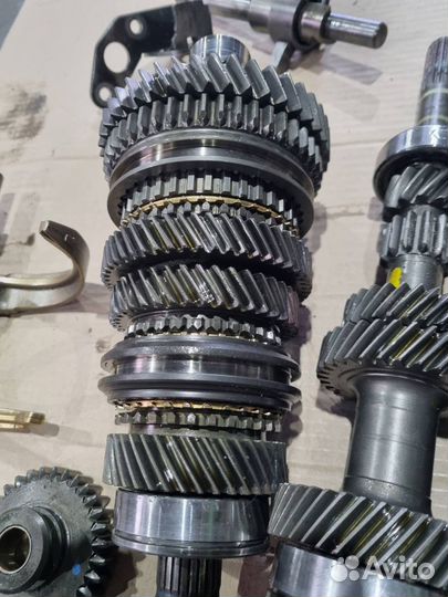 Коробка механика В разборе 1.6л Форд Фокус 3