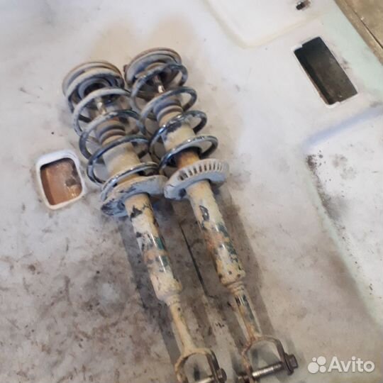 Стойки передние в сборе Ауди А4Б5 VW Пассат Б5