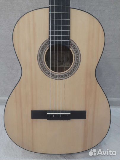 Классическая гитара Cremona