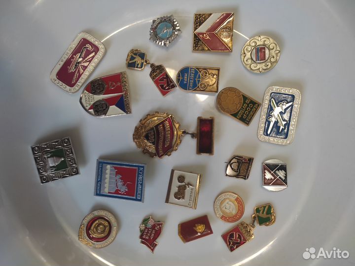 Значки и медали СССР