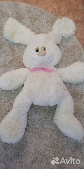 Мягкие игрушки заяц, тигр и медведь