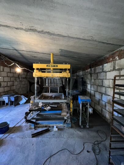 Производство, 1050 м²