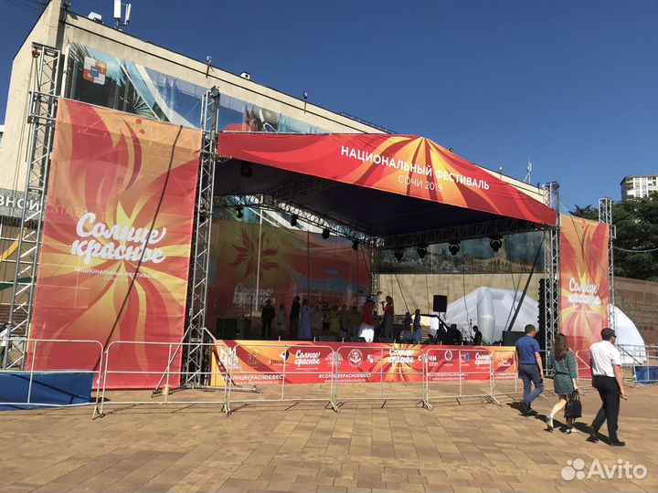 Сцены,подиумы,конструкции из ферм и layher(лаер)