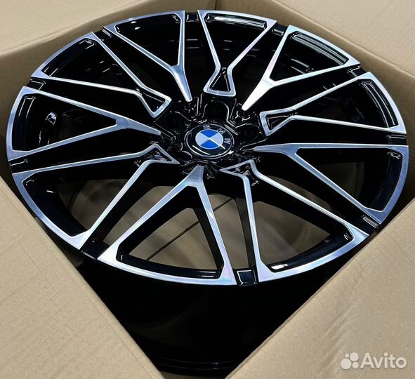 Диски на бмв BMW X6 G06 818 стиль R21
