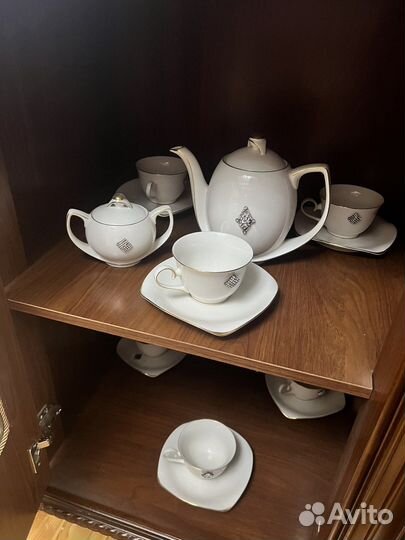 Набор кружек,чайник и сахарница