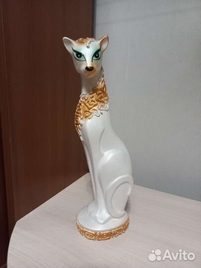 Статуэтка кошка