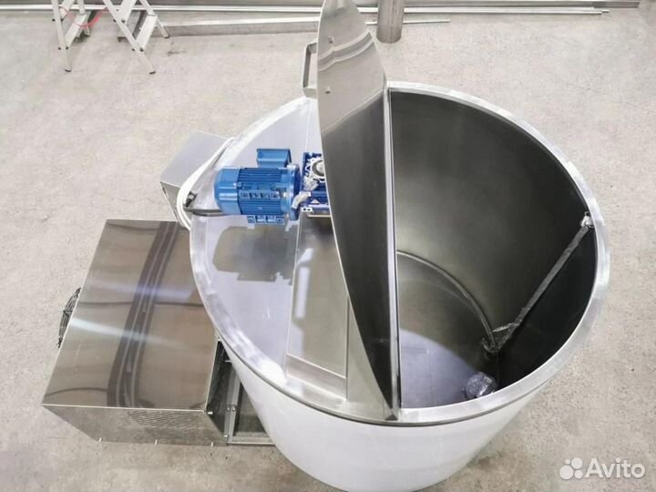 Охладитель молока / Молочный танк на 300