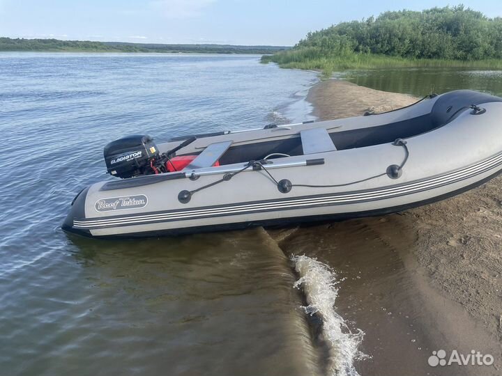 Продам лодку с мотором