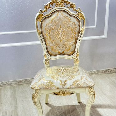 Стол и стулья