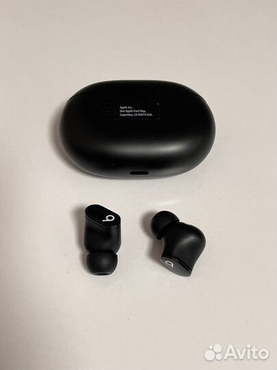 Беспроводные наушники Beats studio buds