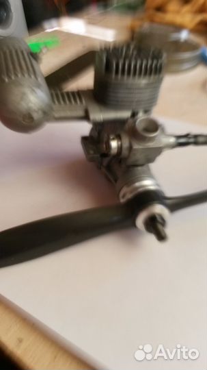 Авиамодельный двигатель Kyosho 40 Nitro