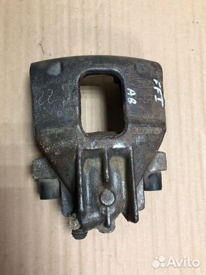 Суппорт передний левый Форд Фокус 1