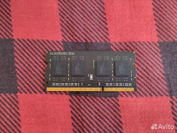 Оперативная память AMD Radeon R3 Value Ser 4гб SO