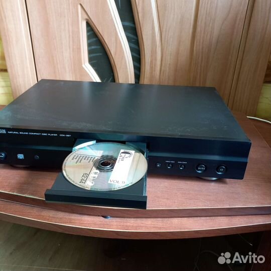Yamaha CDX-397 CD плеер
