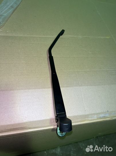 Поводок дворника задний Нива Урбан изогнутый