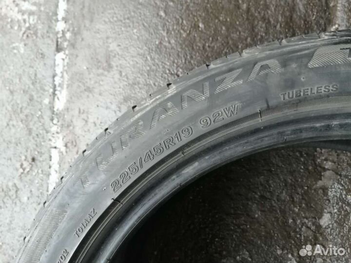 Bridgestone Turanza T001 225/45 R19