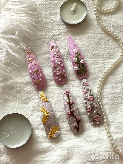 Заколка ручной работы с вышивкой гладью