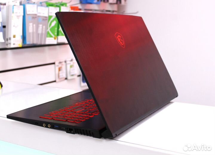 Игровой ноутбук MSI 17.3 IPS экран 144Гц