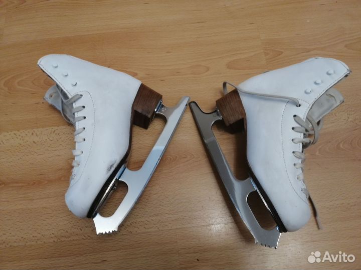 Профессиональные коньки Risport RF 3 Light