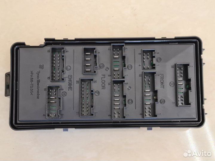 Блок предохранителей под капот Тагаз Вега C100