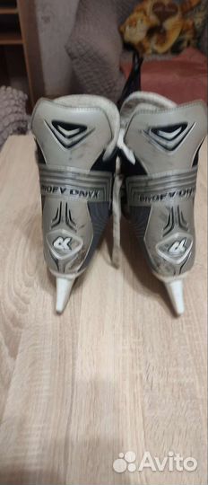 Коньки хоккейные 42-43 размер
