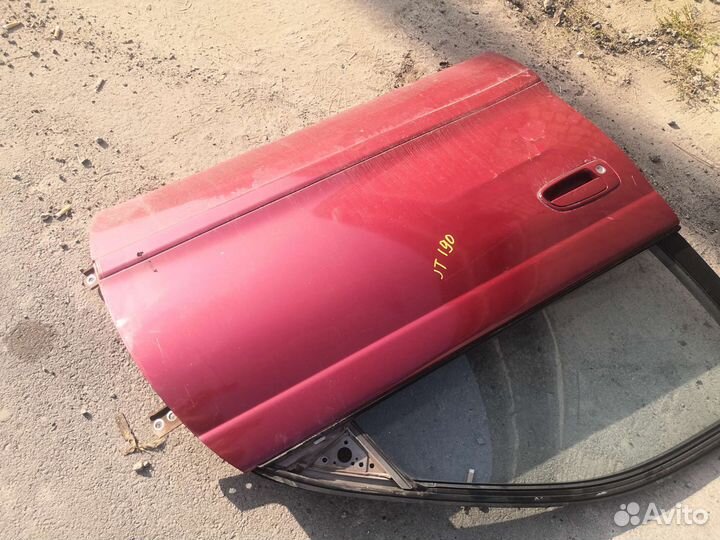 Дверь правая carina e