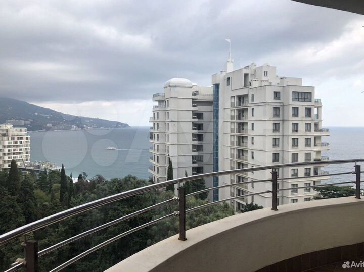 3-к. квартира, 90 м², 8/14 эт.