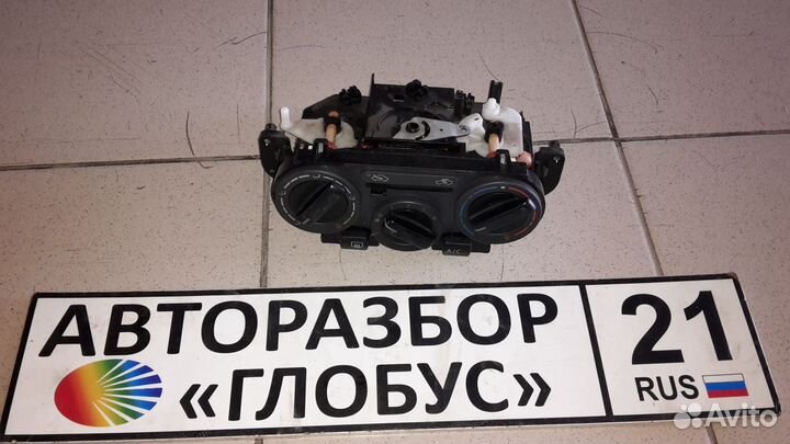 Блок управления климатом Nissan Sentra B17