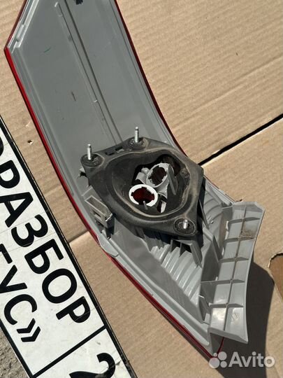 Фонарь задний правый Toyota Camry V40