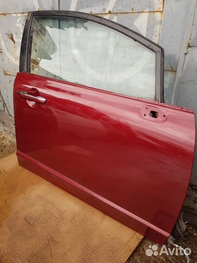 Дверь передняя правая Honda Civic 4D