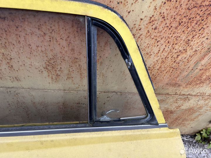 Москвич 2140 дверь передняя