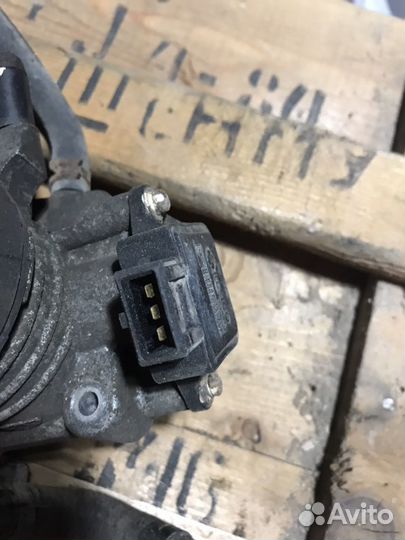 Дросельная заслонка Kia Rio 1