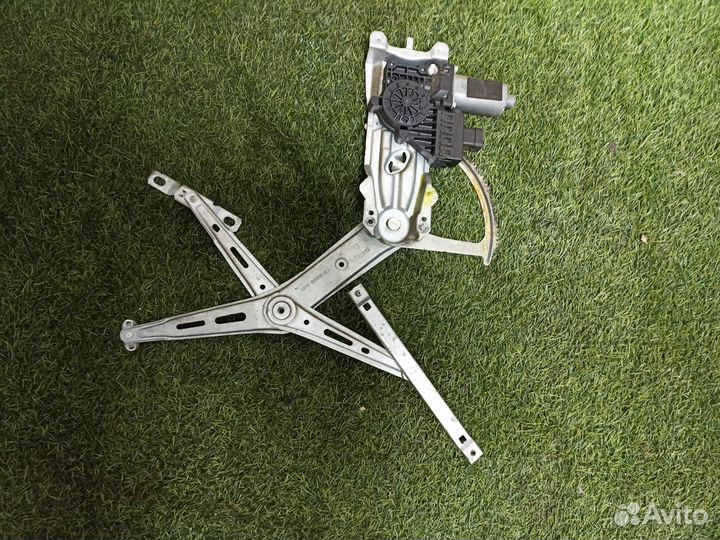 Стеклоподъемник передний левый Opel Zafira B