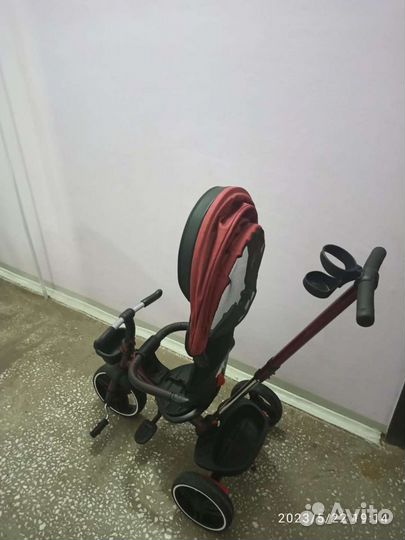 Трехколесный велосипед с ручкой