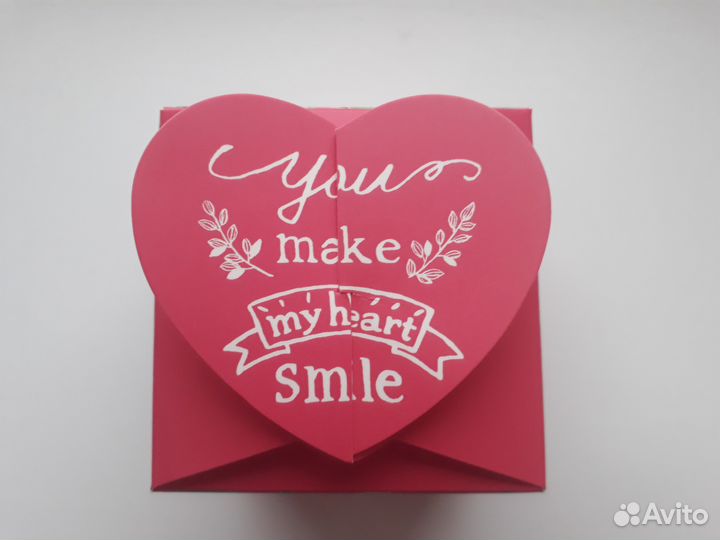 Подарочные коробки и пакеты