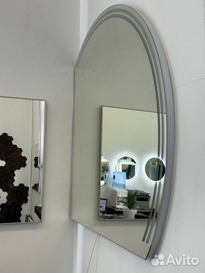 Зеркало с фронтальной подсветкой усеченный круг