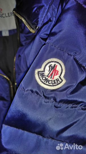 Moncler Пальто Пуховик. Размер XS - S