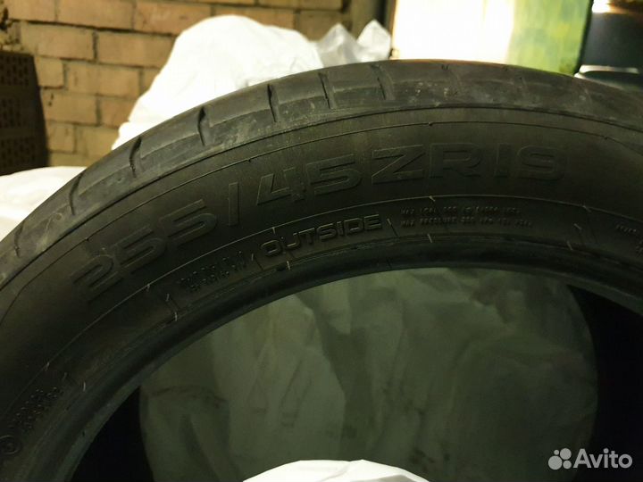 Nokian Tyres Hakka Black 2 SUV 255/45 R19