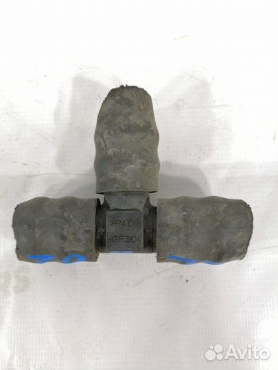 Тройник системы охлаждения Toyota Noah ZRR75G