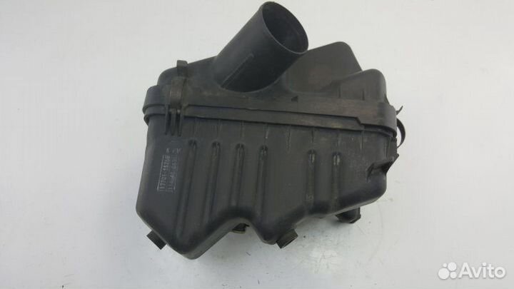 Корпус воздушного фильтра Toyota Corolla AE100
