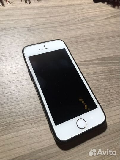 iPhone SE, 32 ГБ