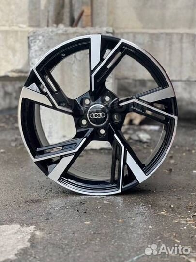 Диск литой Replica Audi A4 A5 R18 5*112